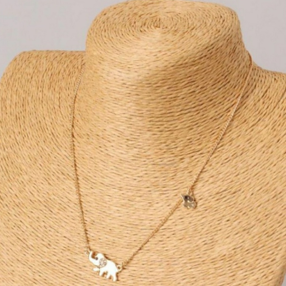50% OFF ⚡️ Elegant Gold Elephant Necklace - Picture 4 of 5